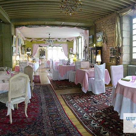 Hotel De La Grotte Монтіньяк Екстер'єр фото